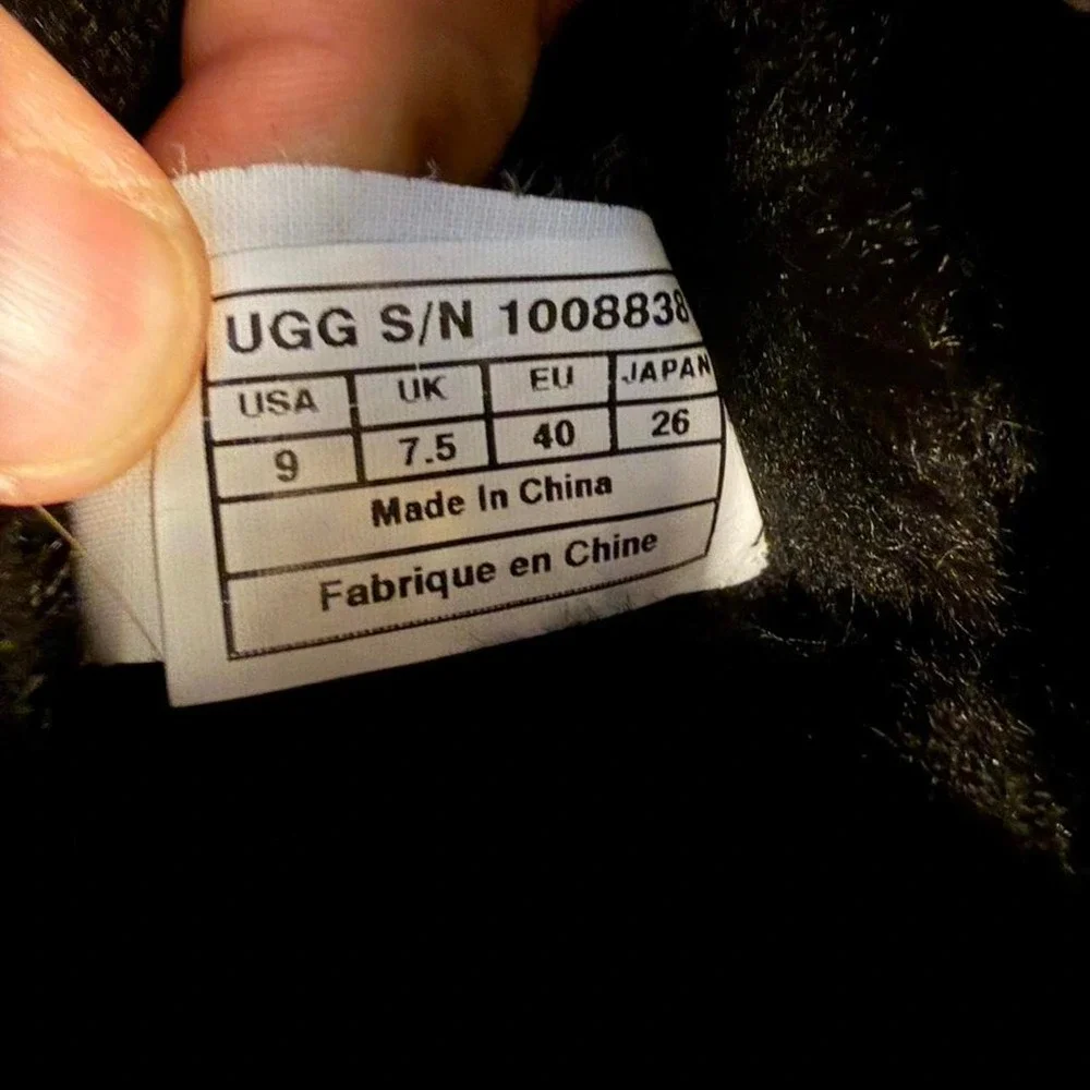UGG‎ Australia Bailey Bow Mini Black Sheepskin Suede Winter Boots Women's Size 9